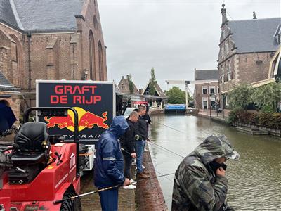 Zondag met de kermis, Heren vissen!